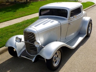 Left front 1932 Ford 3 window coupe