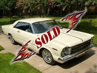 Right front 1966 Ford Galaxie 500 7 Litre