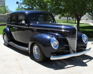1940 Ford Deluxe Sedan Right front